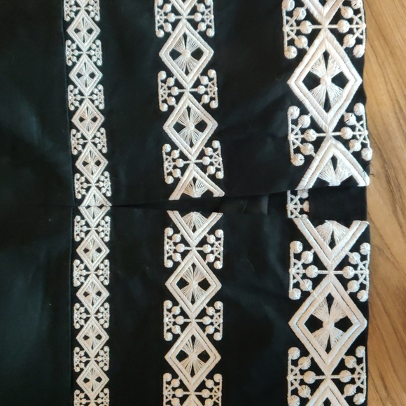 EUC WHBM Embroidered Empire Dress - Picture 6 of 8